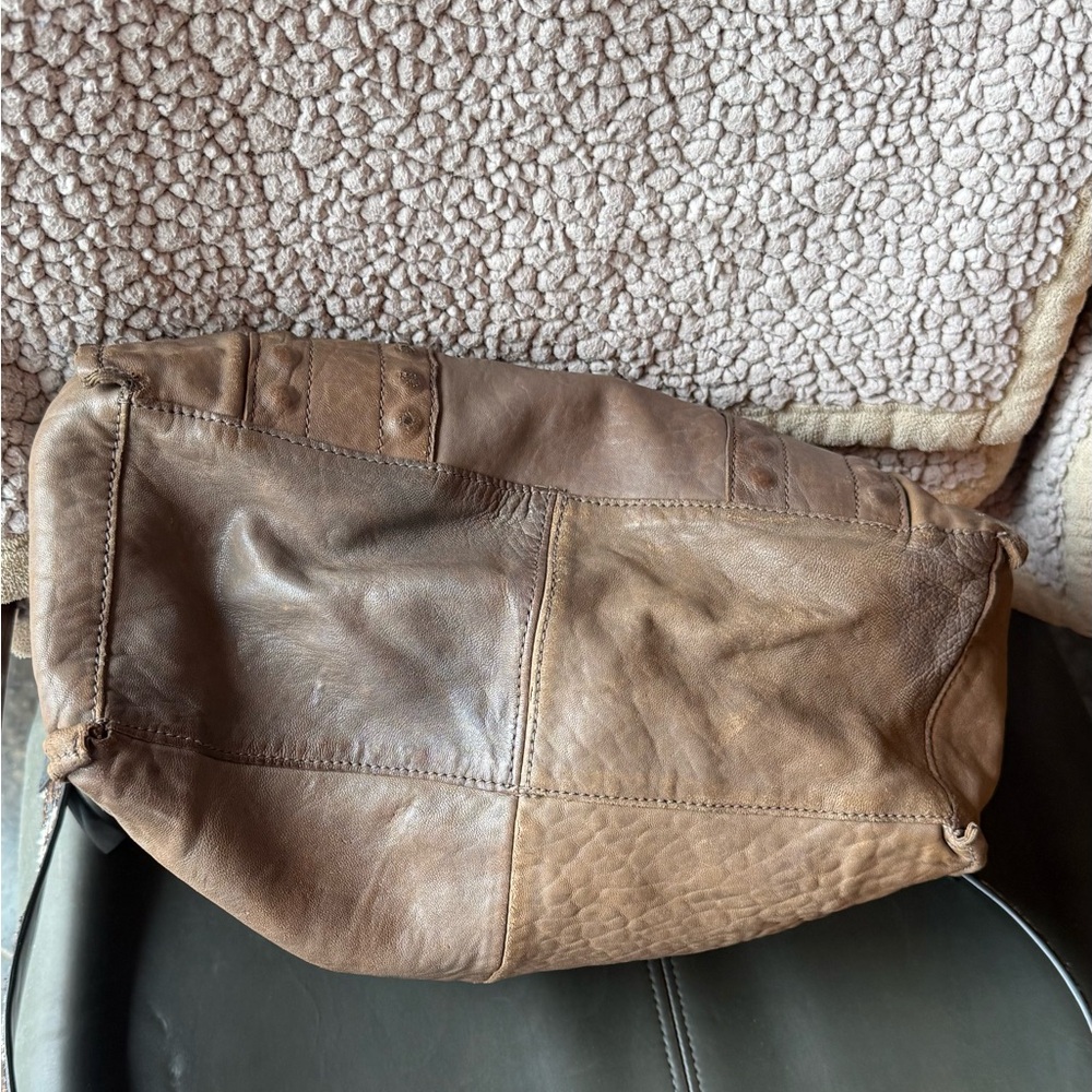 Vintage Lambskin rare Liebskind Berlin bag with purposeful distressed look. Boho - Picture 5 of 16